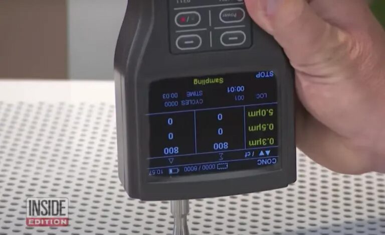 Particle Counter analyzing the efficiency of an air purifier